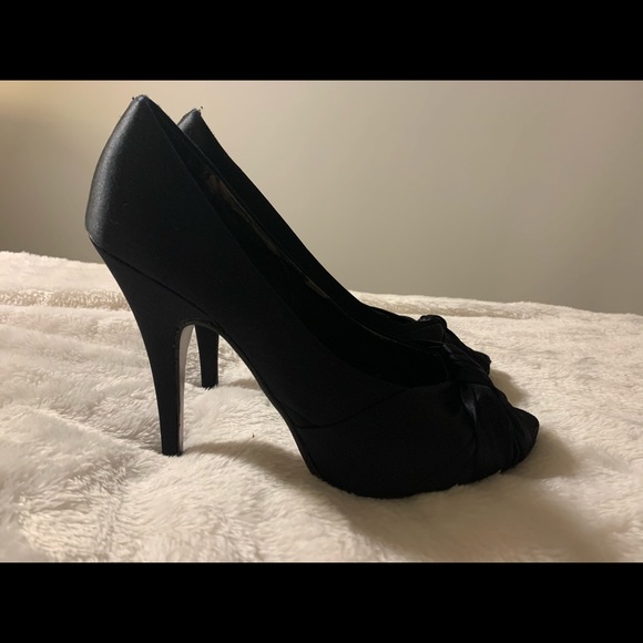 Shoes - Picture 2 of 3